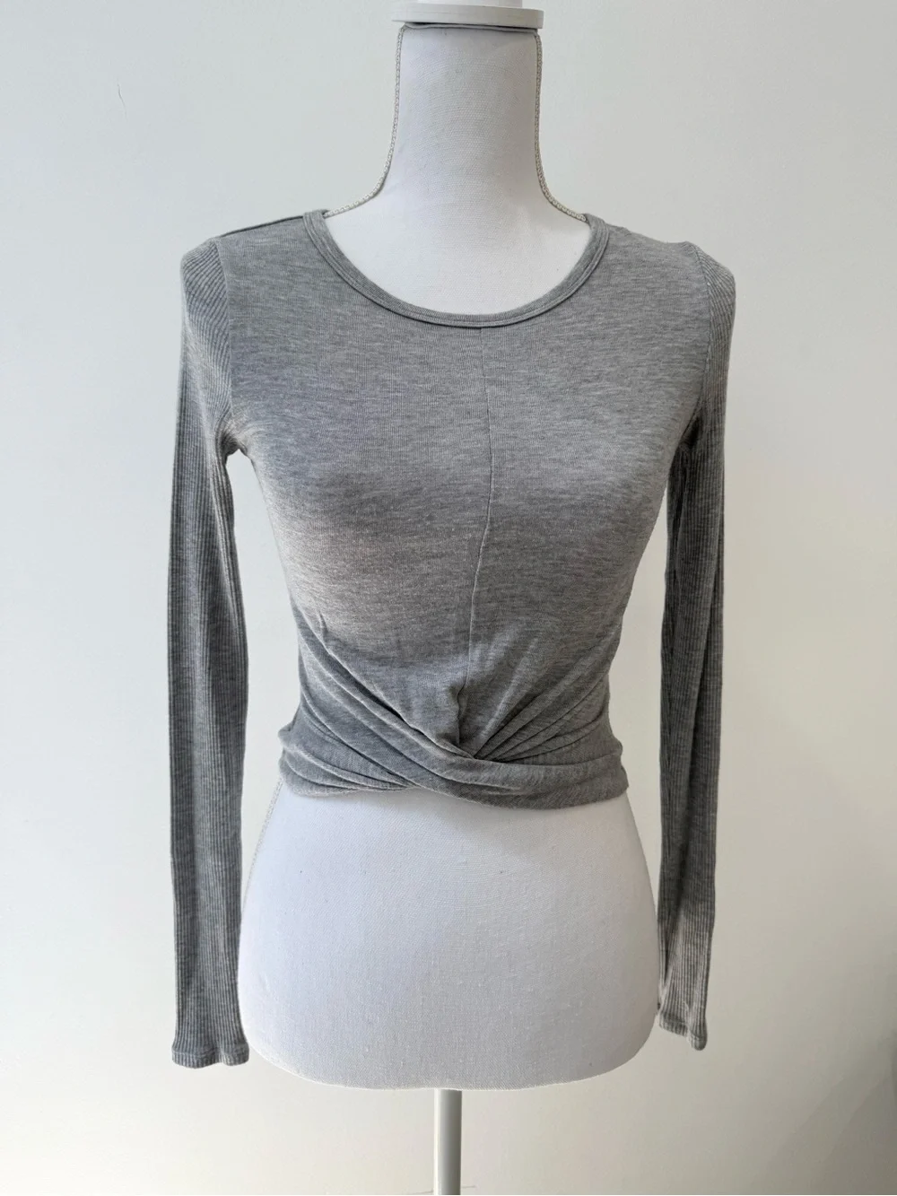 ALO Twist Long-Sleeve Crop Top